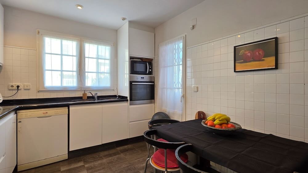 Property 2458 - Image 26